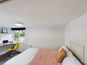 BED 6 - click for photo gallery